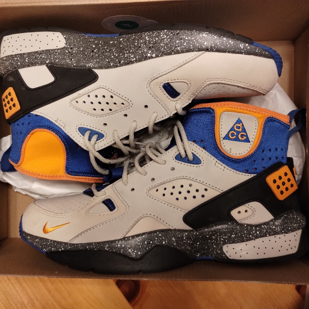 ACG Air Mowabb Size 9